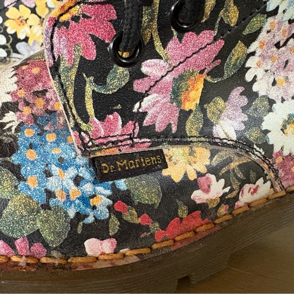 Vintage Floral Lace-Up Boots - Picture 2 of 8